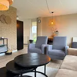 6 Op Recreatiepark De Wielen *