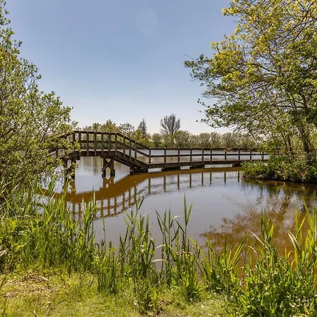 6 Op Recreatiepark De Wielen アパート *