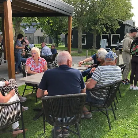 6 Op Recreatiepark De Wielen