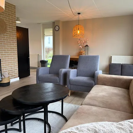 6 Op Recreatiepark De Wielen * Sint Maarten